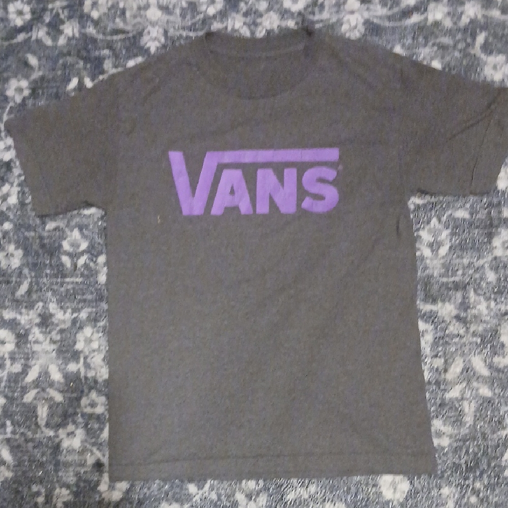Vans Tee shirt in Gray with Purple Logo